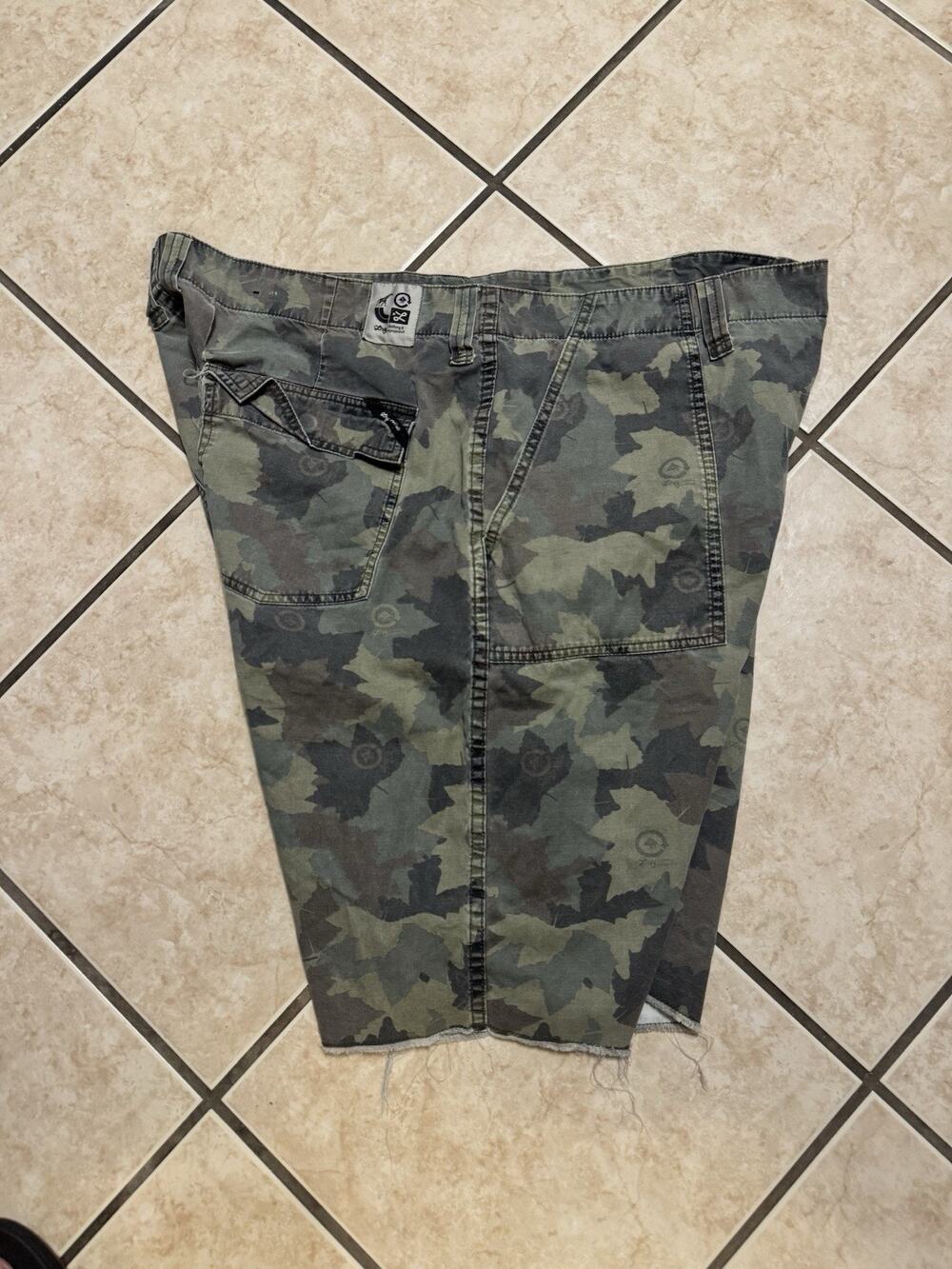 LRG Lifted Research Group Camo Cargo Shorts Mens 42 Cotton Streetwear Skater